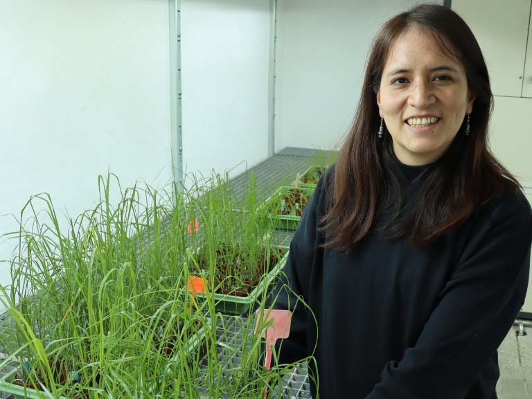 Lorena Ramirez Gonzales in the lab