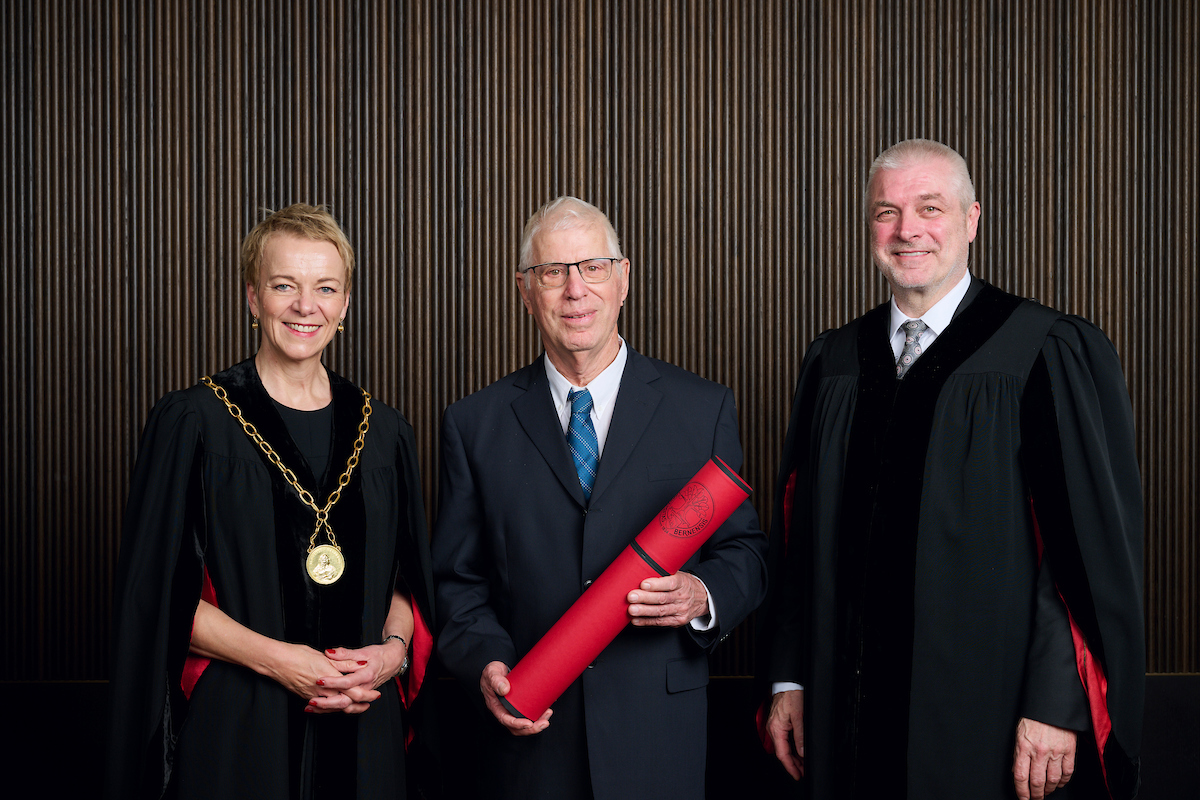 Virginia Richter, Rektorin Universität Bern, Amihai Mazar, Ehrendoktor und Andreas Wagner, Dekan Theologische Fakultät